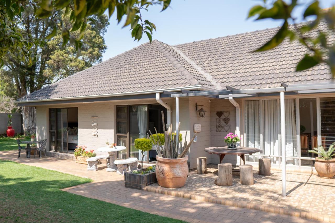 Opstal Gastehuis Potchefstroom Eksteriør bilde